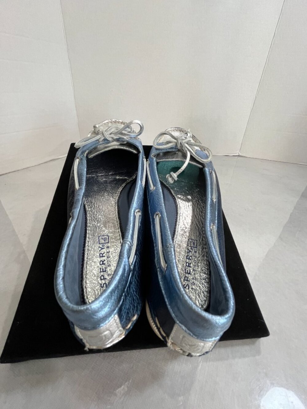 Sperry Top-Sider Blue Silver Metallic Leather Boat Shoes Women’s Size 8M - Picture 4 of 15